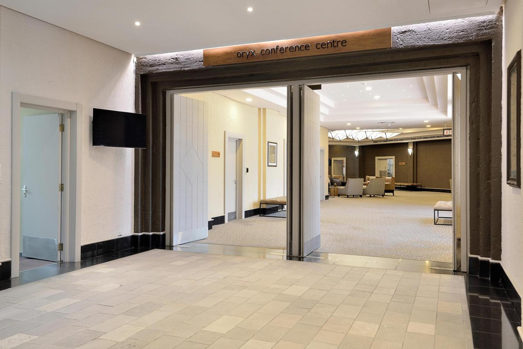 Windhoek Country Club Resort Exterior photo