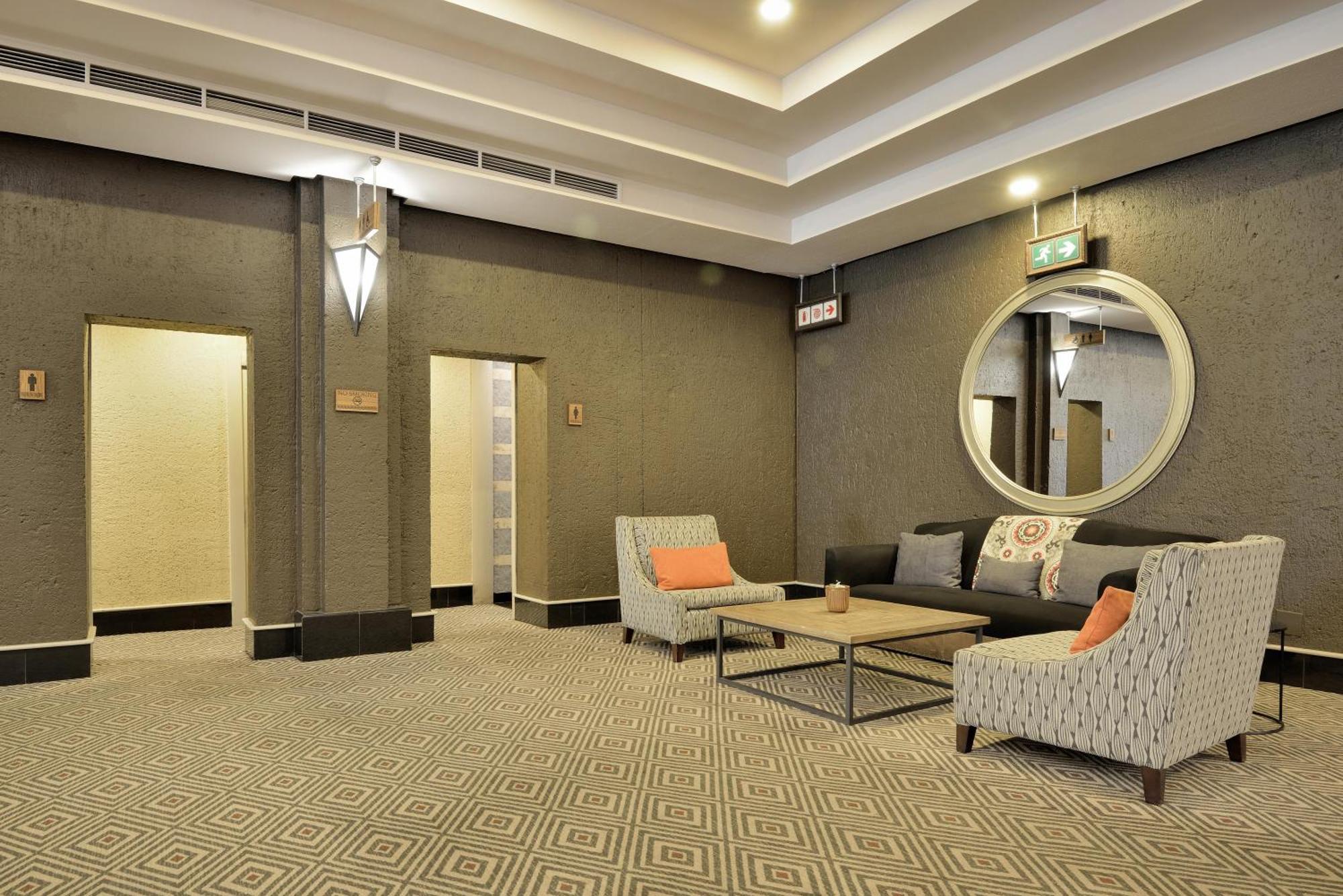 Windhoek Country Club Resort Exterior photo