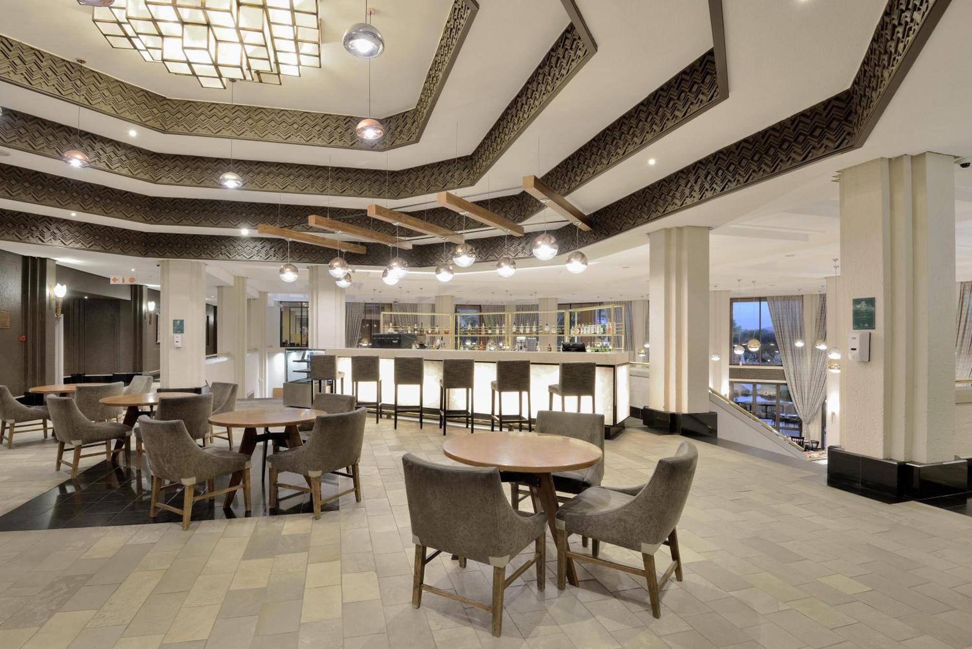 Windhoek Country Club Resort Exterior photo