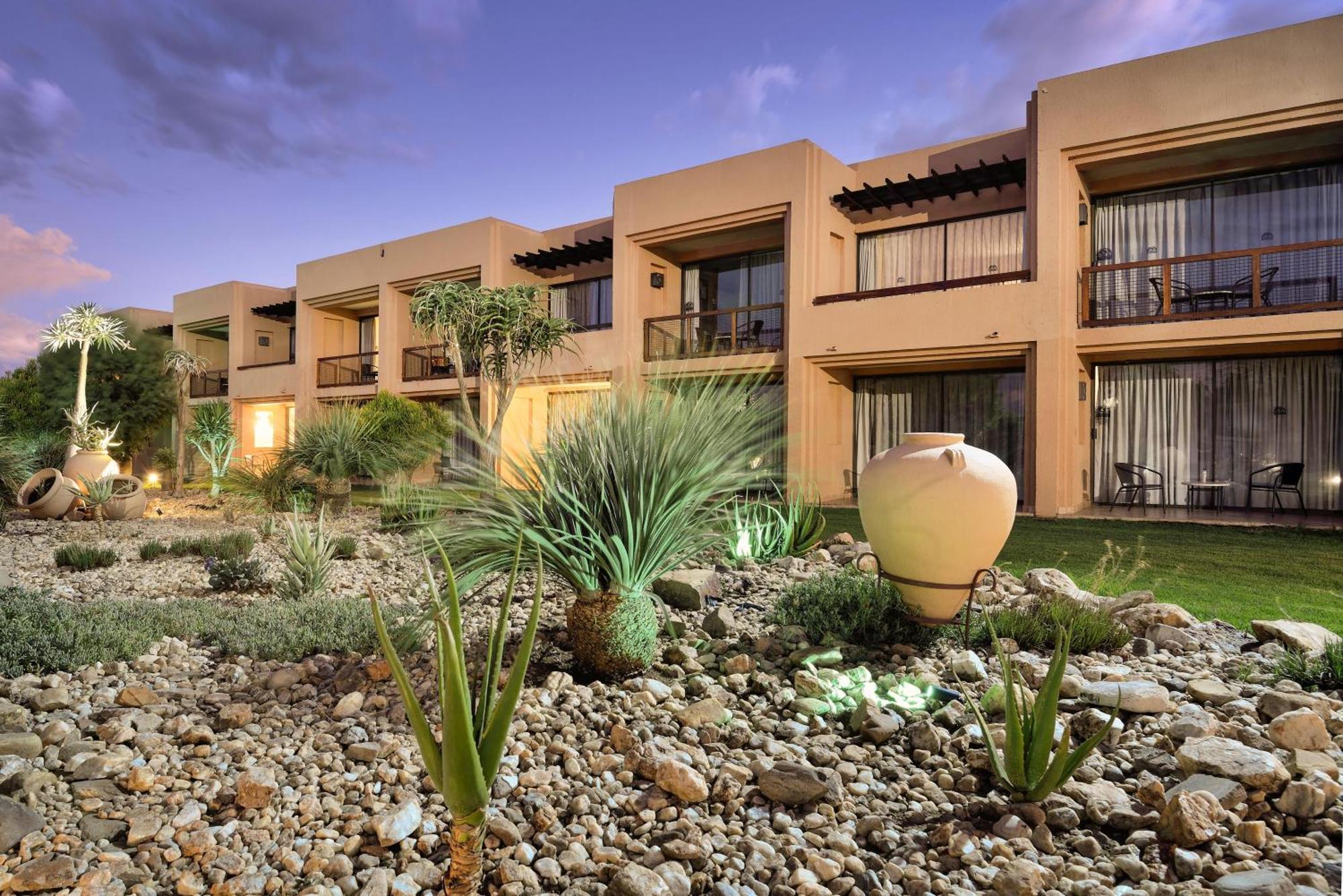 Windhoek Country Club Resort Exterior photo