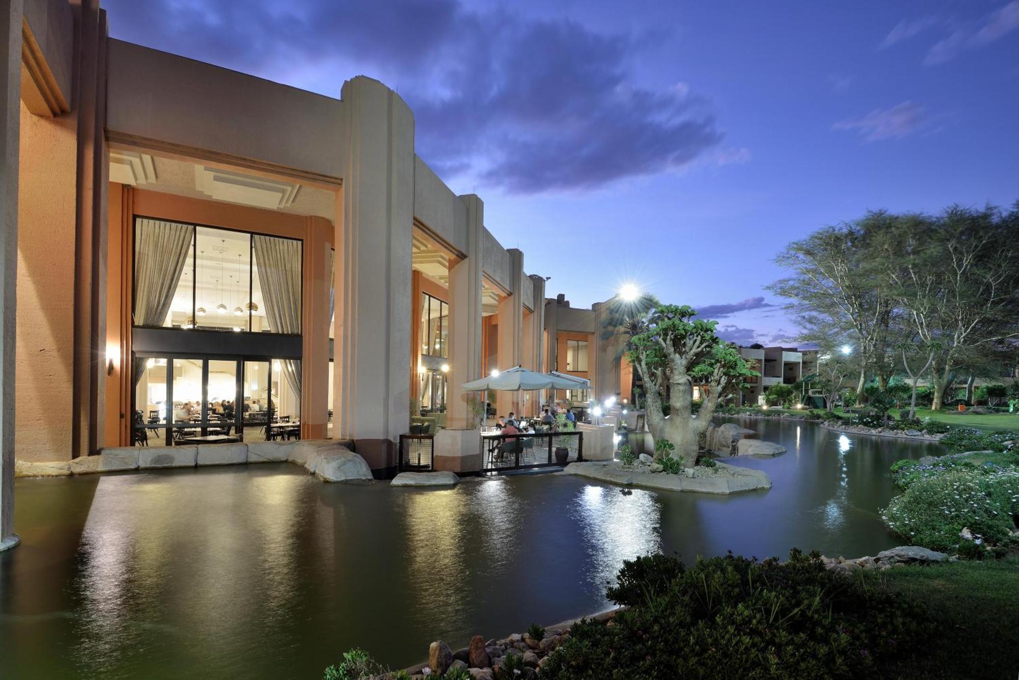 Windhoek Country Club Resort Exterior photo
