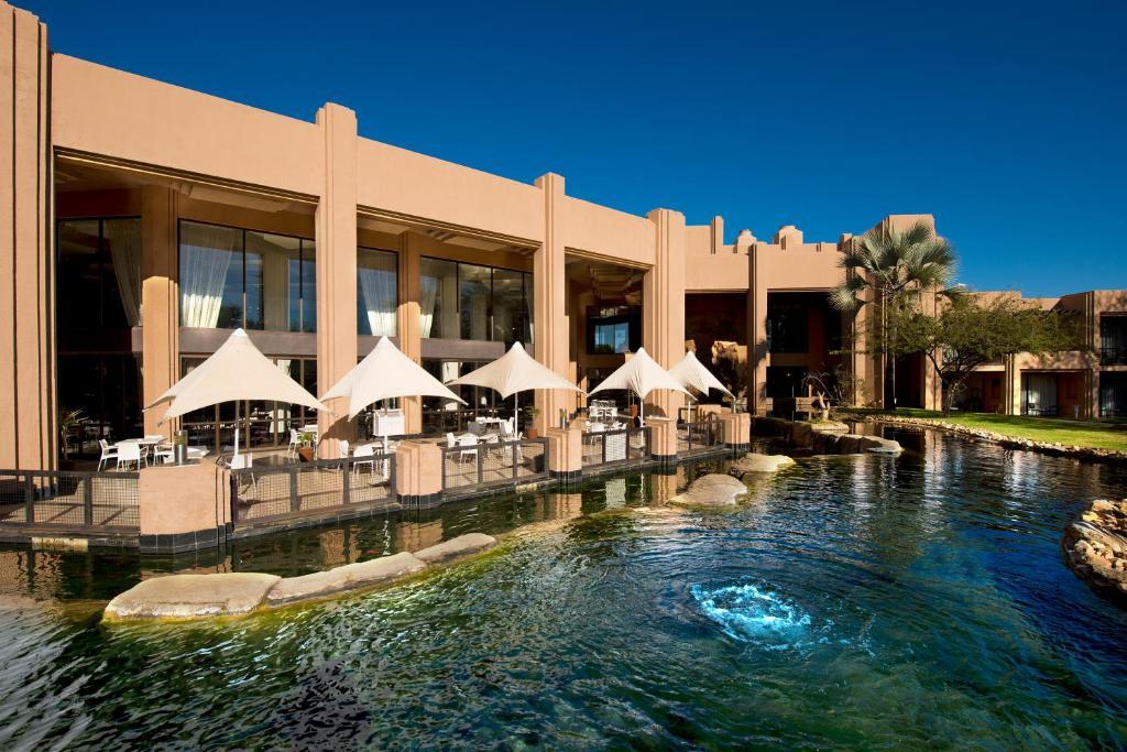 Windhoek Country Club Resort Exterior photo