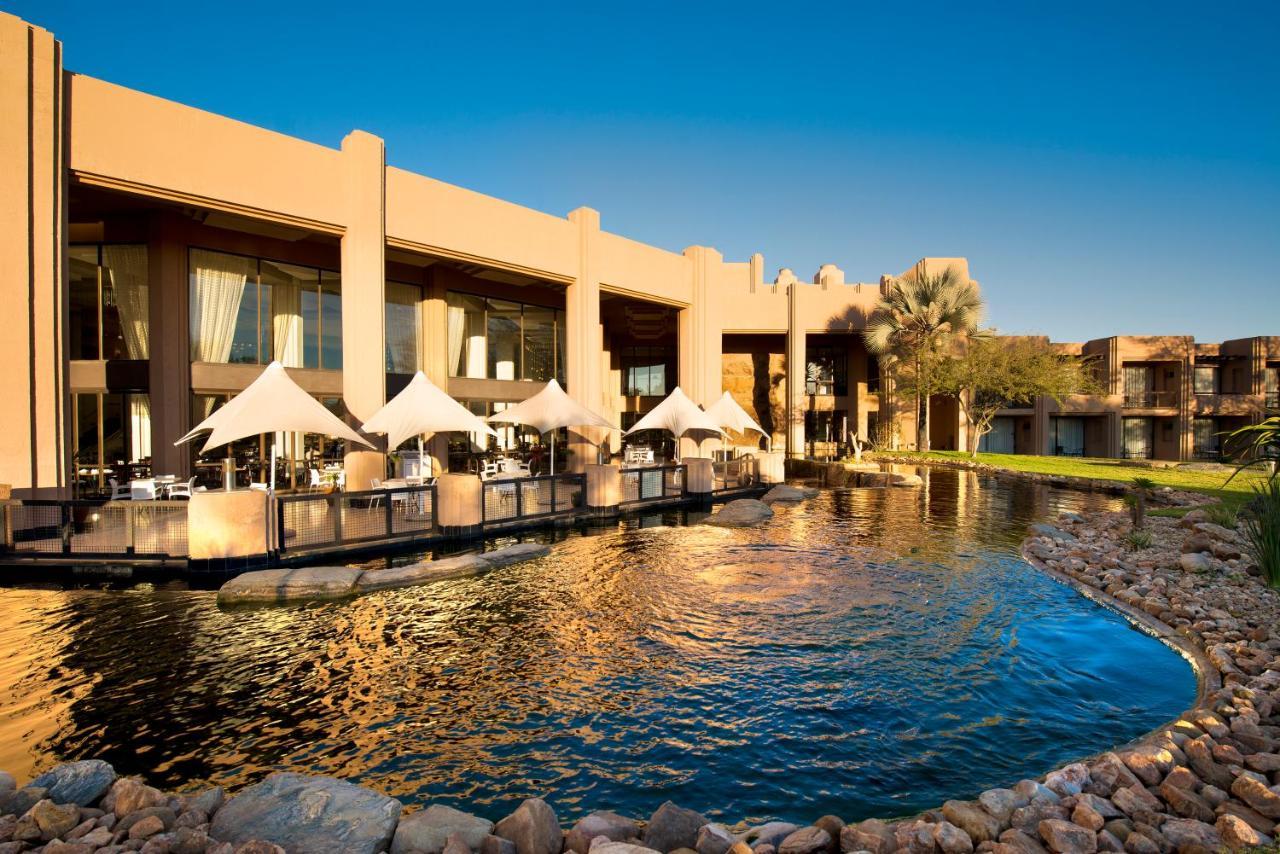 Windhoek Country Club Resort Exterior photo