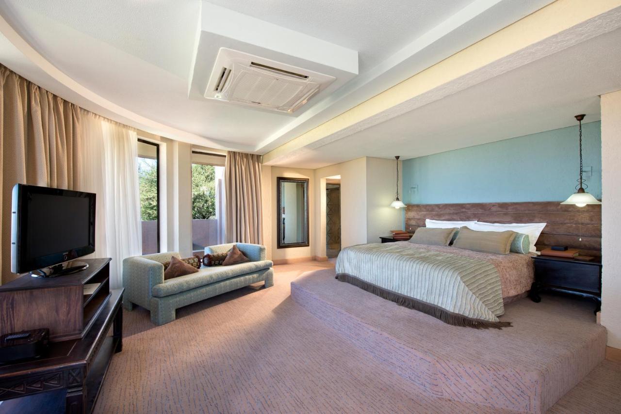 Windhoek Country Club Resort Room photo